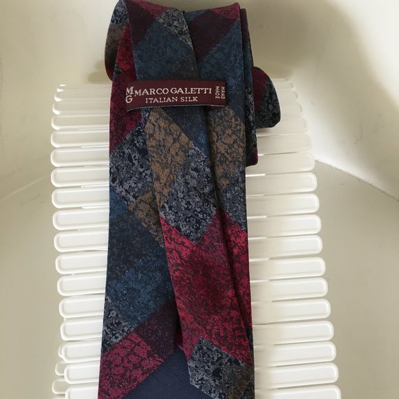 Stylish pair of Men's Silk Ties - Picture 3 of 5